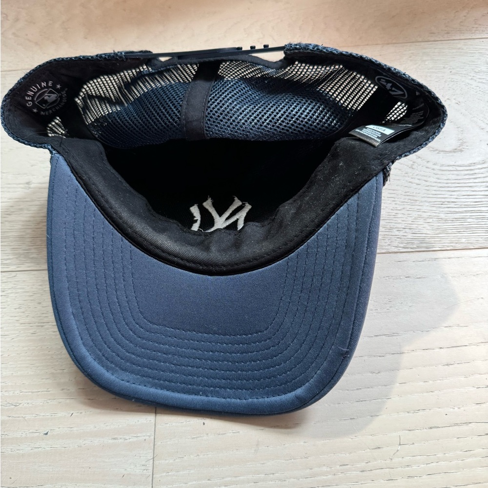 Trucker hat - Picture 2 of 2